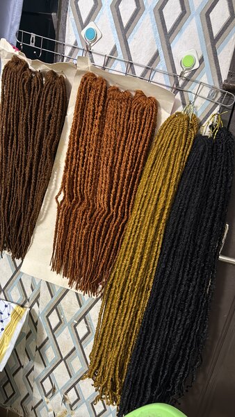 Extensions de cheveux synthétiques