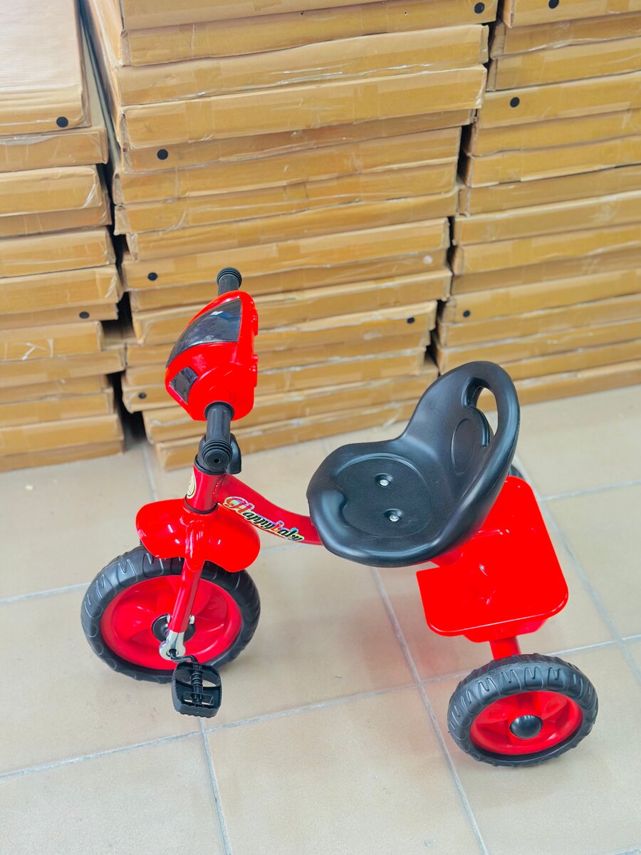 Tricycle rouge pour enfants