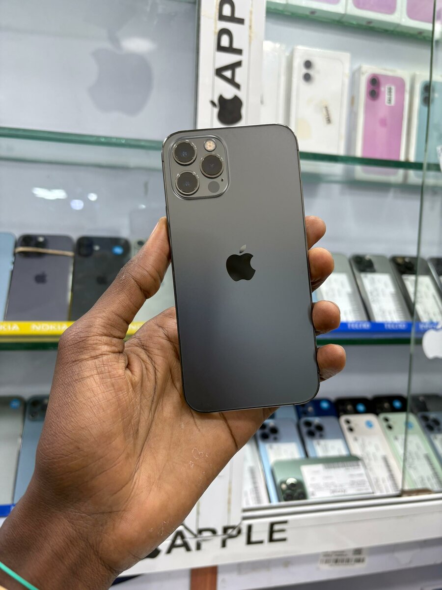 Disponible 12 Pro 256go Casi r