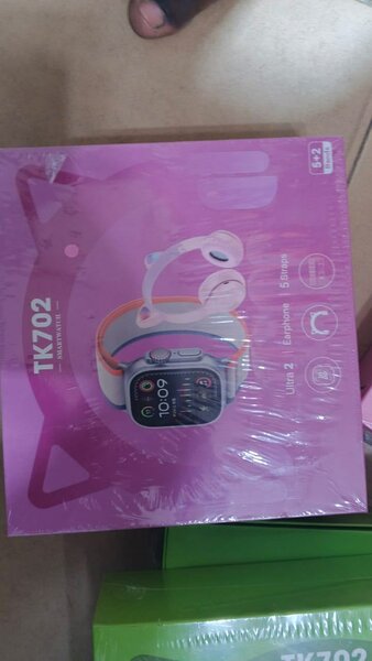 Montre Connectée TK702 et Écouteurs