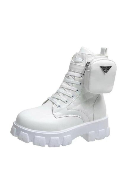 Bottes blanches avec pochette