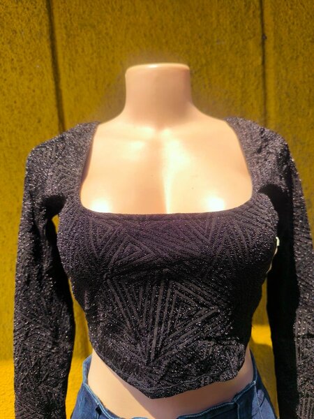 Top court brillant noir soirée