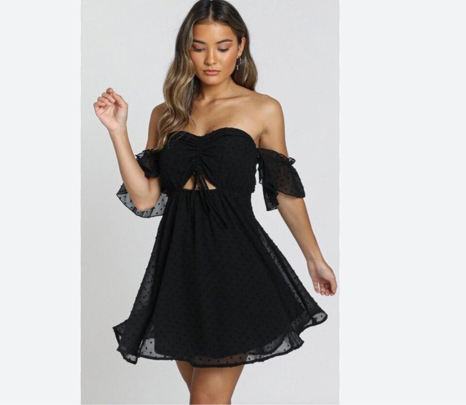 Robe noire élégante pour femmes
