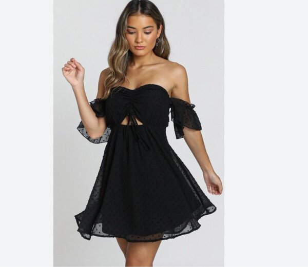 Robe noire élégante pour femmes