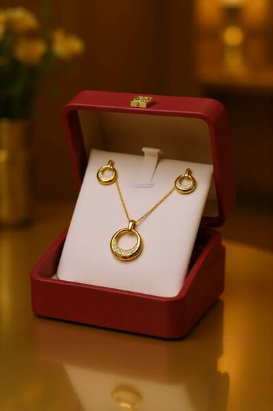 Ensemble collier et boucles d'oreilles luxe