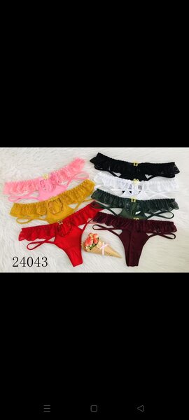 Culottes en dentelle colorées