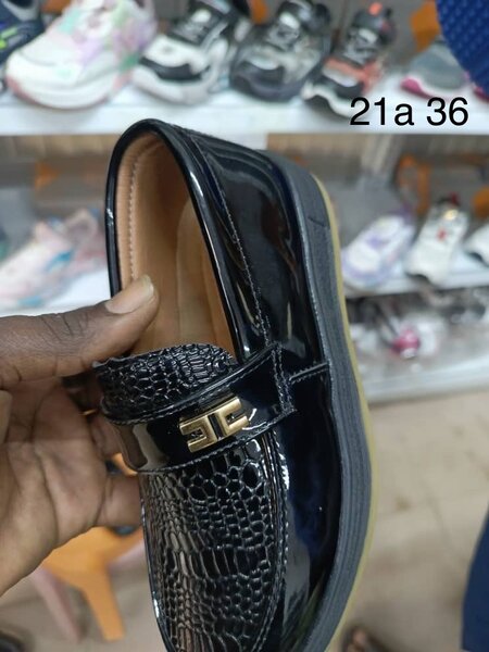 Mocassins cuir vernis enfants