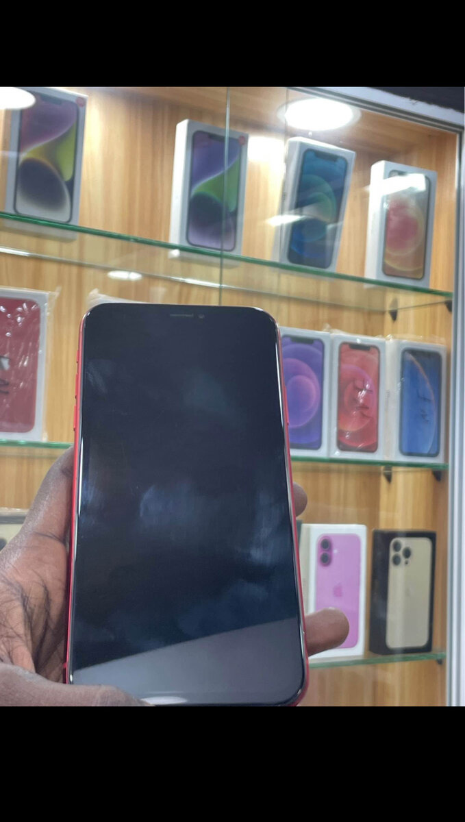 iPhone XR rouge vif