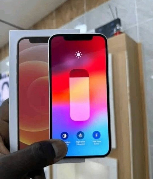 iPhone 12 simple Blanc