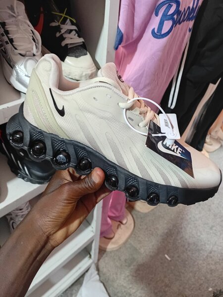 Basket Nike Air Max Beige