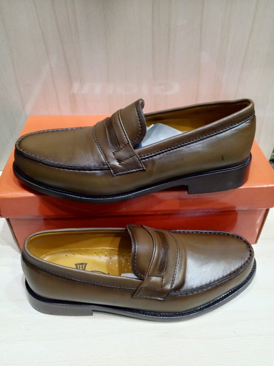 Mocassins élégants en cuir marron