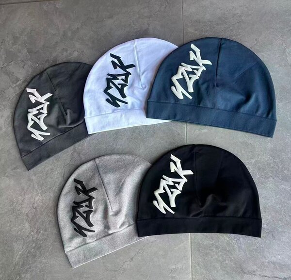 Bonnets stylés urbains