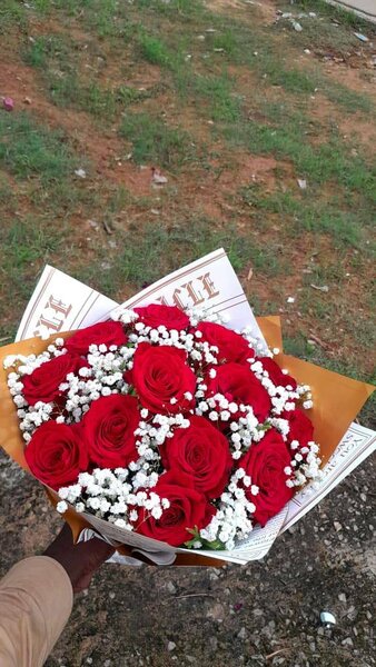 Bouquet de roses rouges fraîches