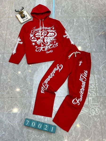 Ensemble de survêtement rouge