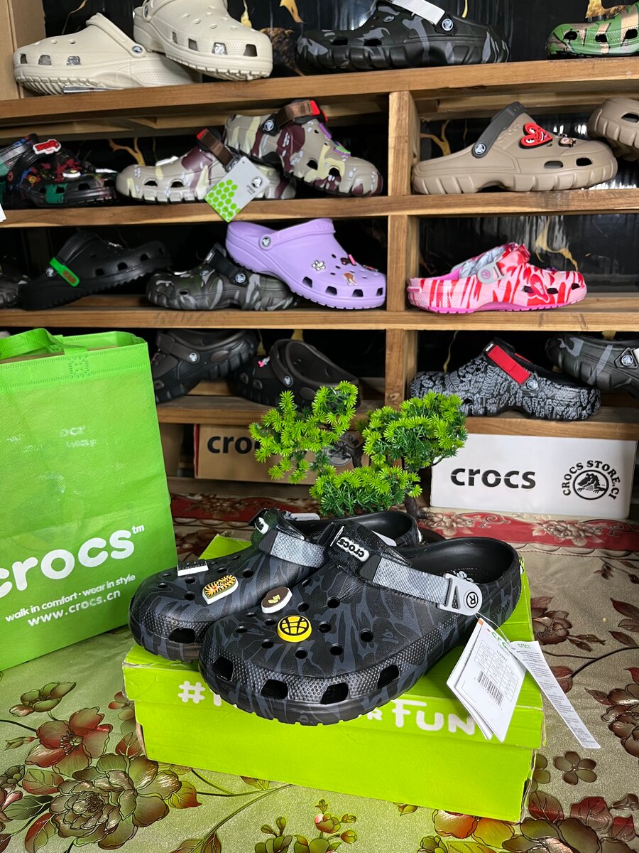 NOUVEAU CROCS BAAPE