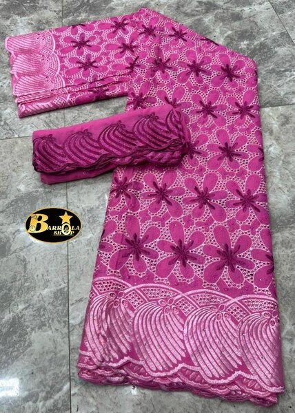 Tissu Brodé Africain Floral