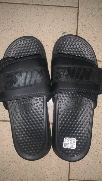 Sandales noires avec logo