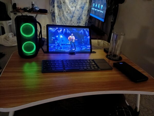 Tablette avec Haut-parleur