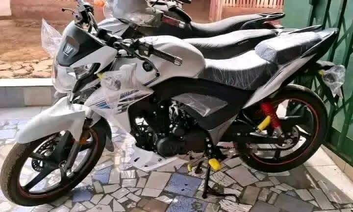 Moto sportive élégante