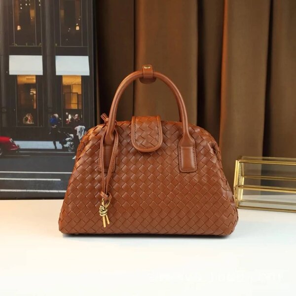 Sac à main tressé élégant