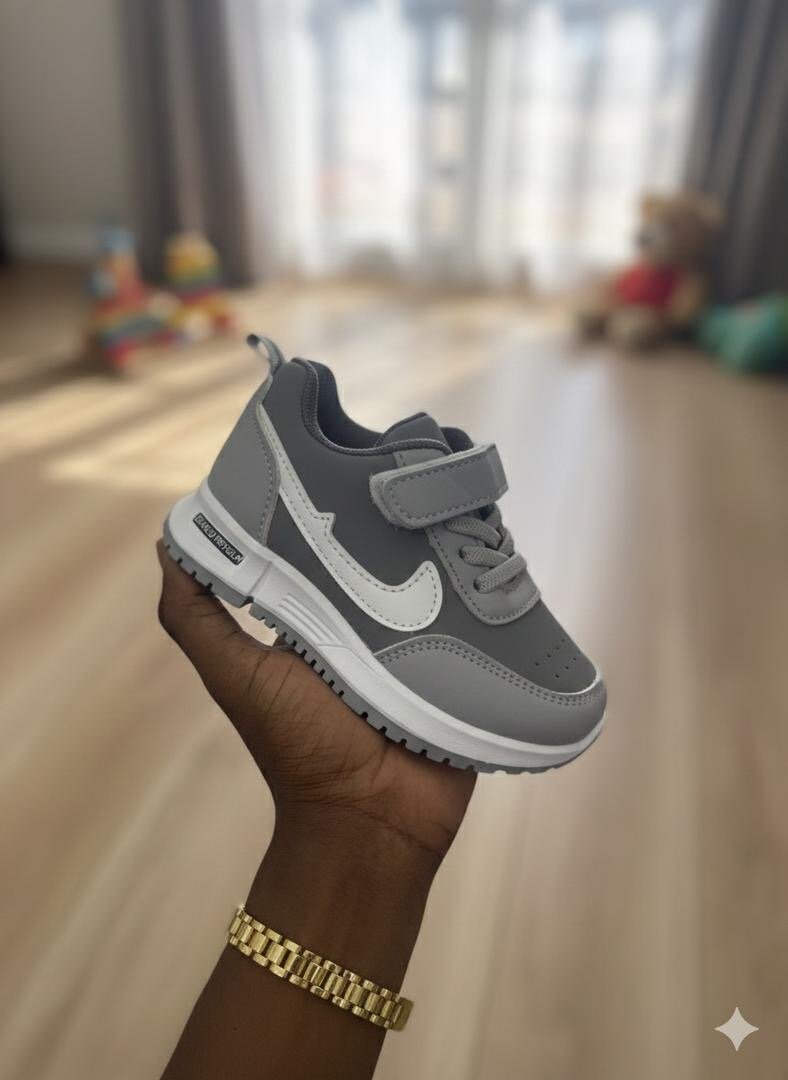 Baskets enfant en cuir stylées