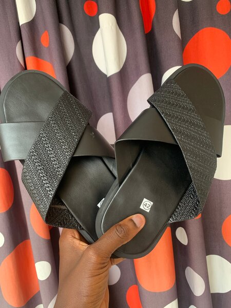 Sandales noires confortables