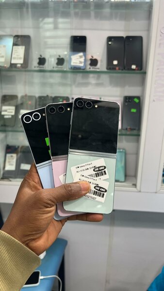 Samsung Galaxy Z FliP 5  512gi