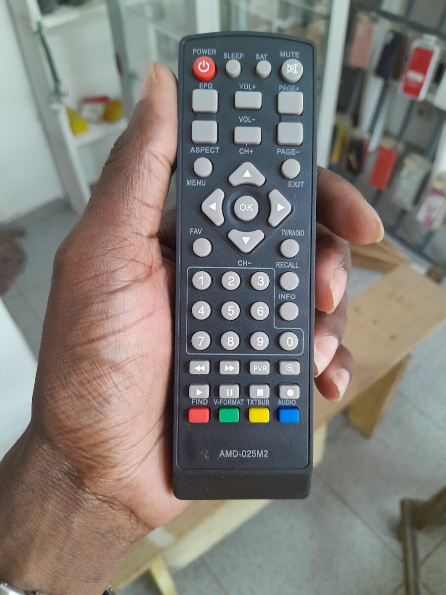 Télécommande universelle AMD-025M2