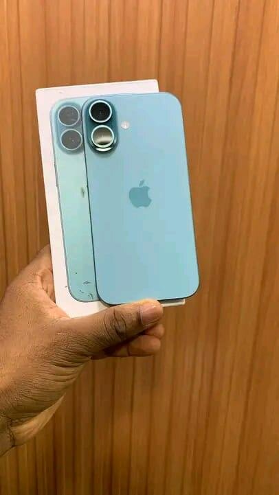 iPhone 16 simple