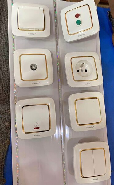 Interrupteurs muraux modernes