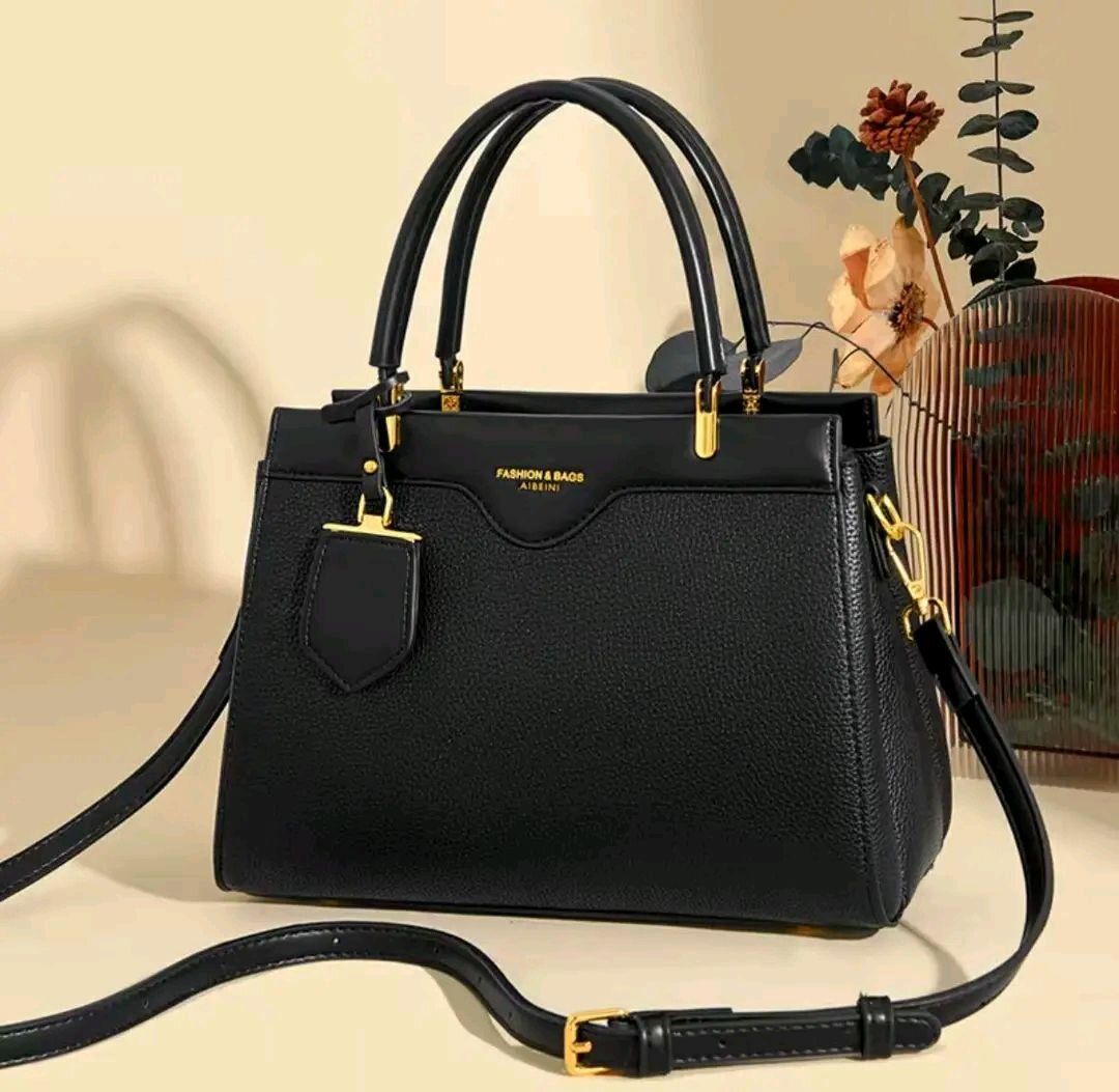 Sac à main en cuir noir élégant