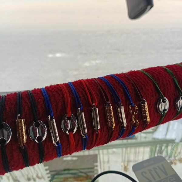 Bracelets en corde avec charm