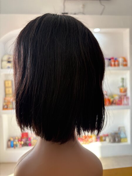 Perruque bob naturelle en dentelle