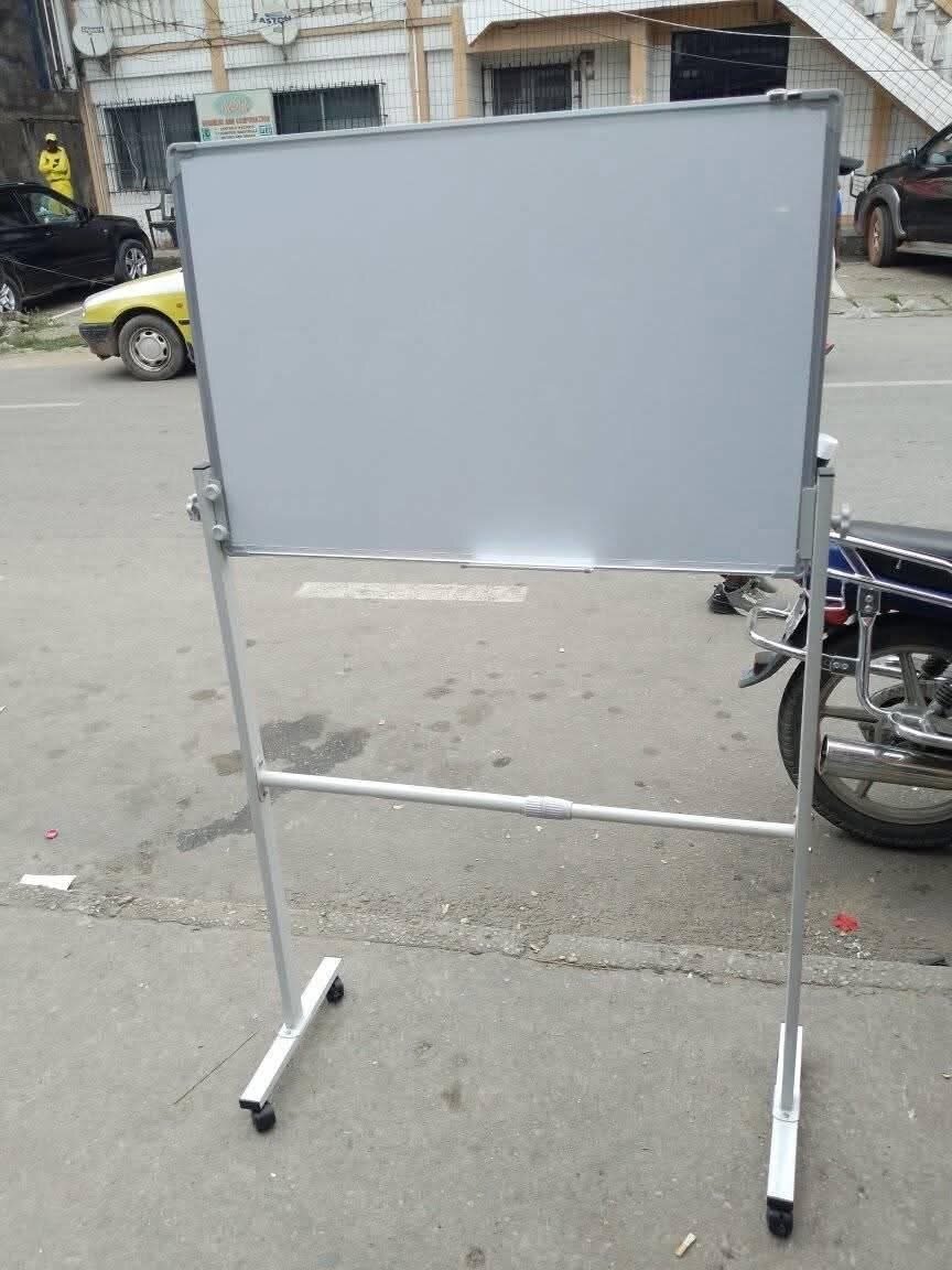Tableau blanc pivotant mobile