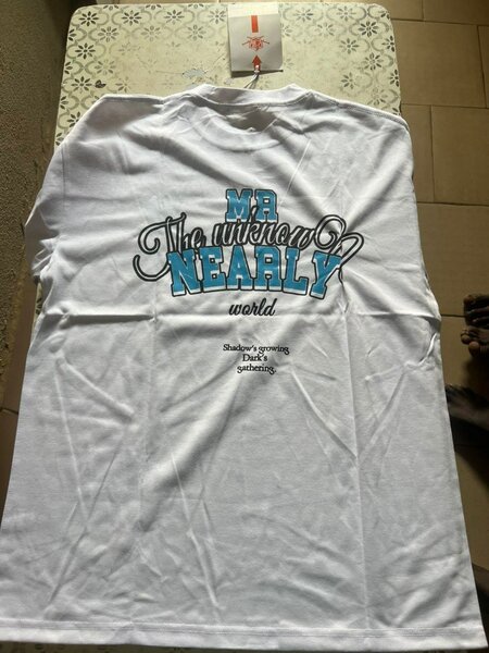 T-shirt blanc imprimé tendance