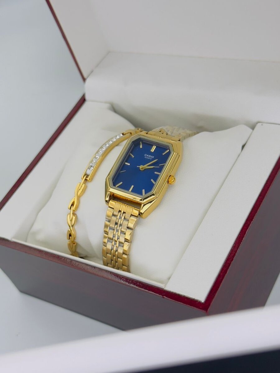 Montre en or élégante