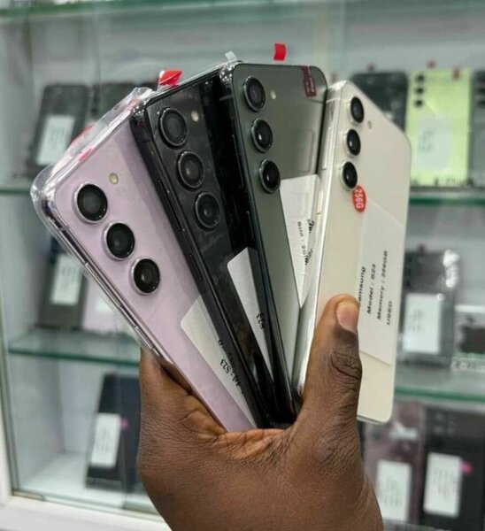 Smartphone moderne triple caméra