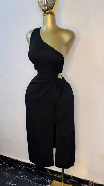 Combinaison noire élégante