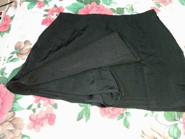 Jupe Short Noire Élegante