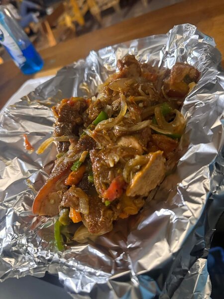 Délicieux plat de viande mijotée