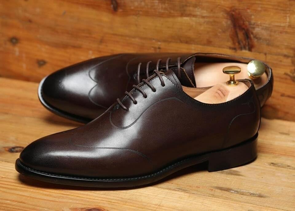 Chaussures en cuir élégant homme