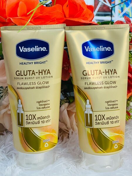 Vaseline Lotion Gluta-Hya Éclat