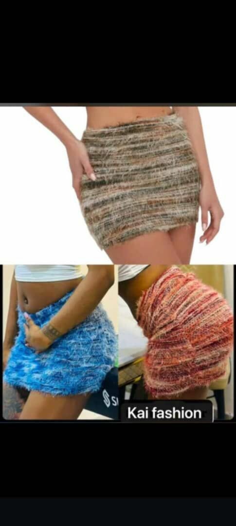 Mini jupe en laine tricotée marron