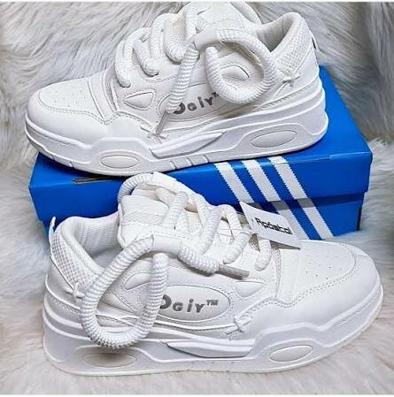 Baskets blanches modernes