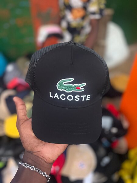 Casquettes noires tendance