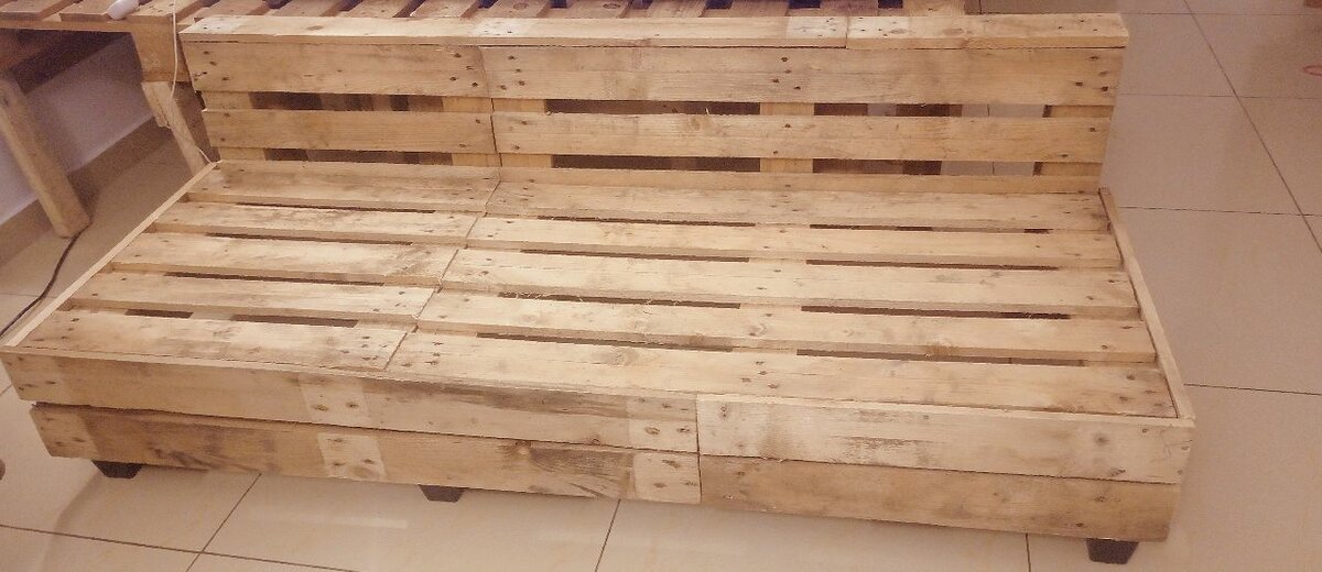 Canapé en palettes bois