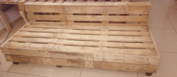 Canapé en palettes bois