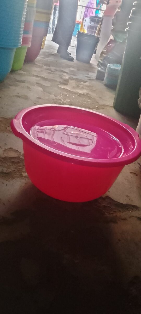 Bassine en plastiqu rose moyen