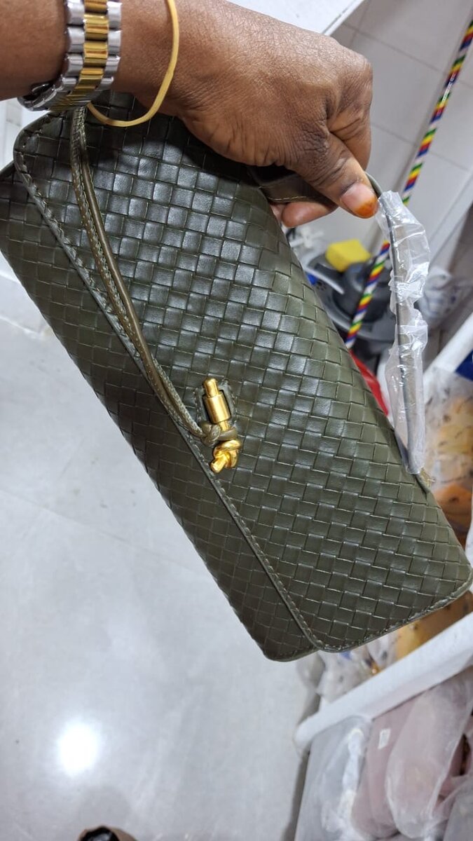 Sac à main en cuir tressé