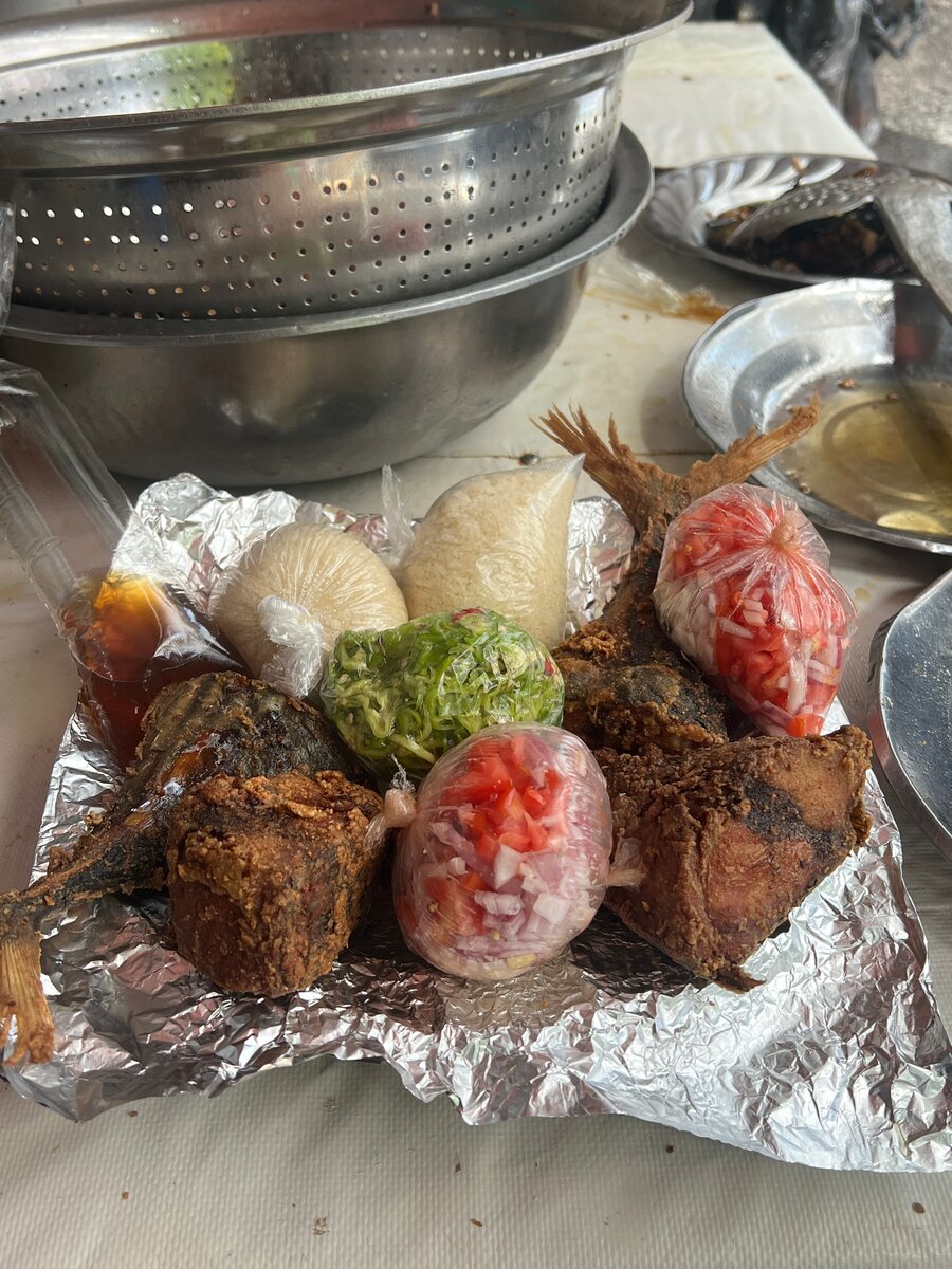 Plateau de Poisson Grillé et Riz